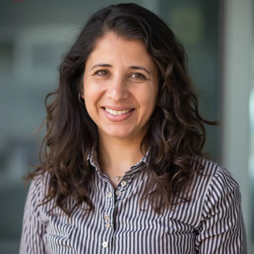 Lucía Ramírez, Gerente de Marketing